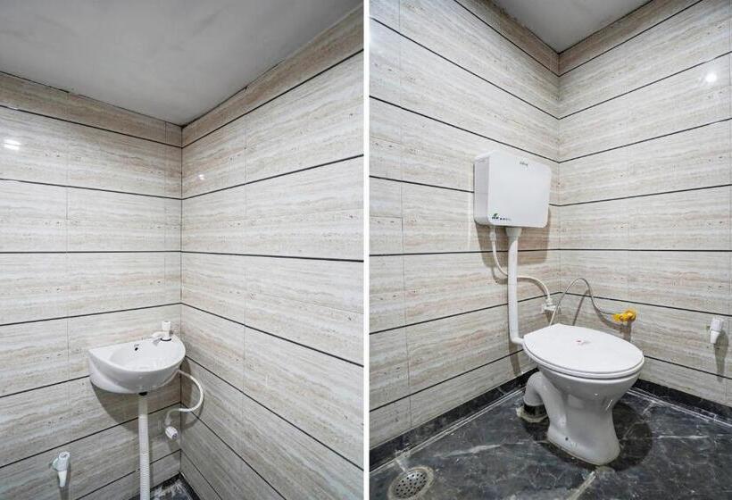 トリプルクラシックルーム, Oyo Kvs Guest House