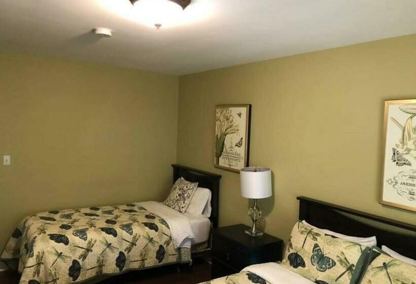 غرفة قياسية, Butterfly Manor