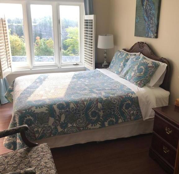 غرفة قياسية, Butterfly Manor