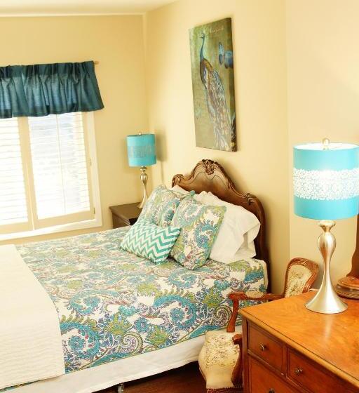 غرفة قياسية, Butterfly Manor