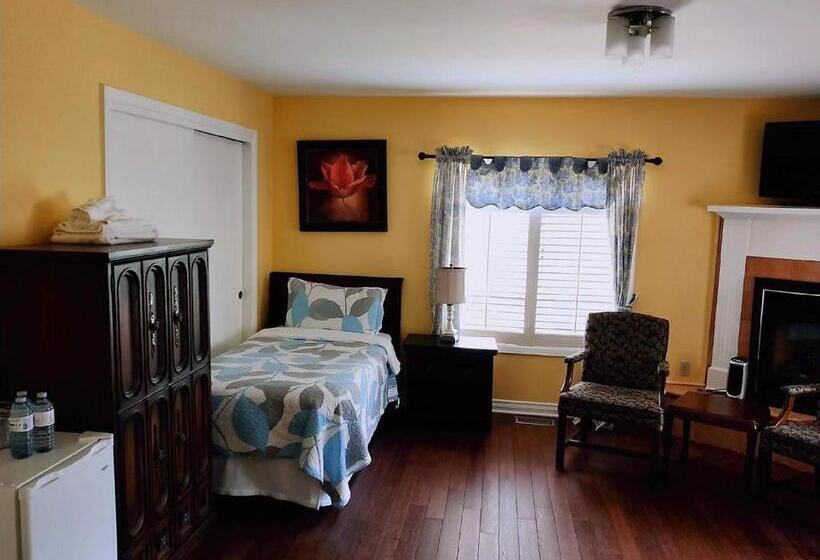 جناح, Butterfly Manor