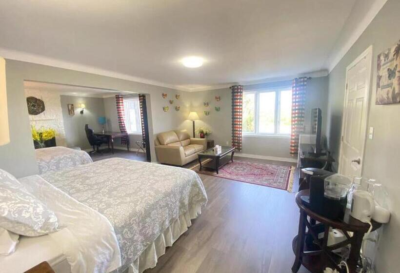 غرفة سوبيريور عائلية, Butterfly Manor