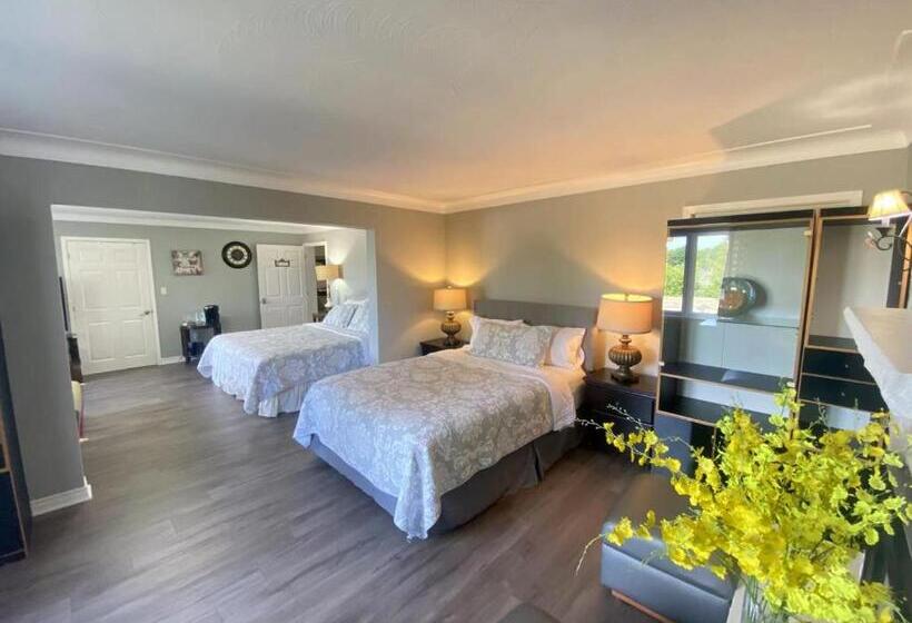 غرفة سوبيريور عائلية, Butterfly Manor