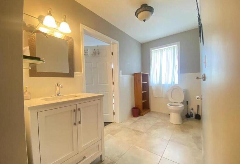 غرفة سوبيريور عائلية, Butterfly Manor