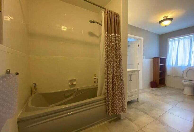 غرفة سوبيريور عائلية, Butterfly Manor