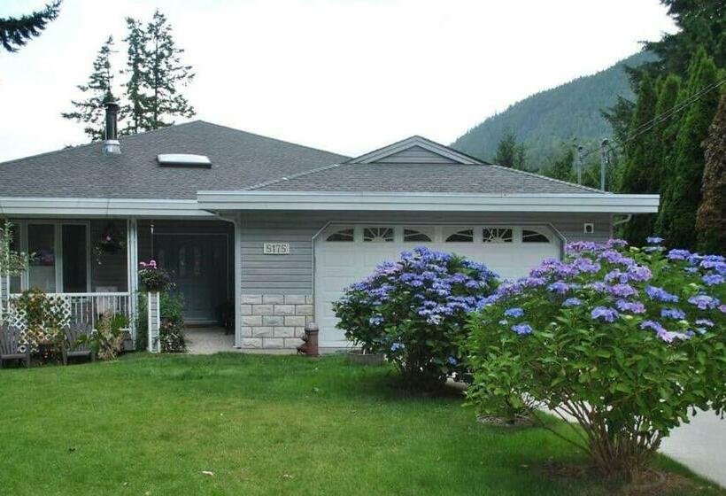 2间卧室的房子, Madeira Park Oceanview Suites