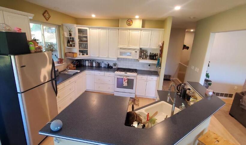 2间卧室的房子, Madeira Park Oceanview Suites