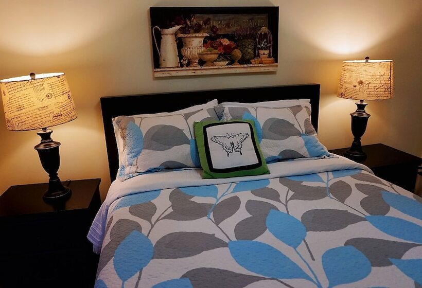 غرفة قياسية, Butterfly Manor