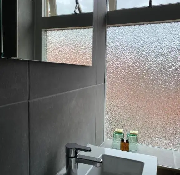 Standard-huone, Buren
