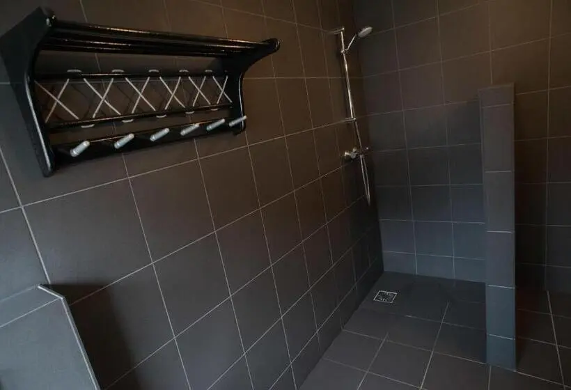 Deluxe Kolmen Hengen Huone, Buren