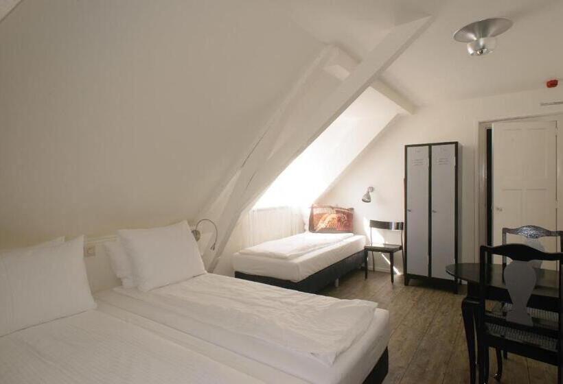 Трехместный Номер Deluxe, Buren