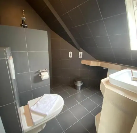 Standard-huone, Buren