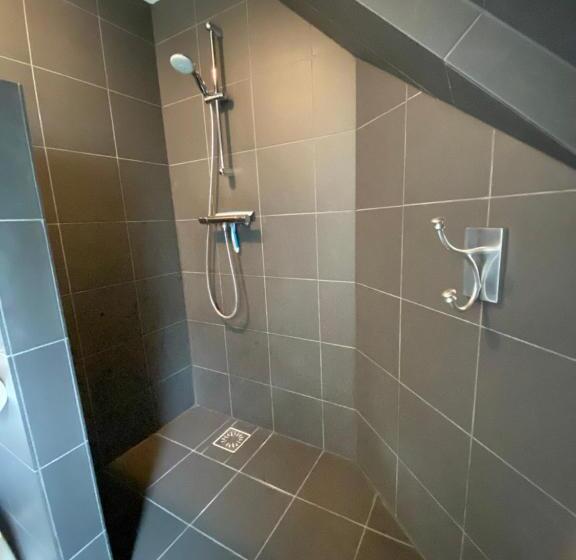 חדר סטנדרט, Buren