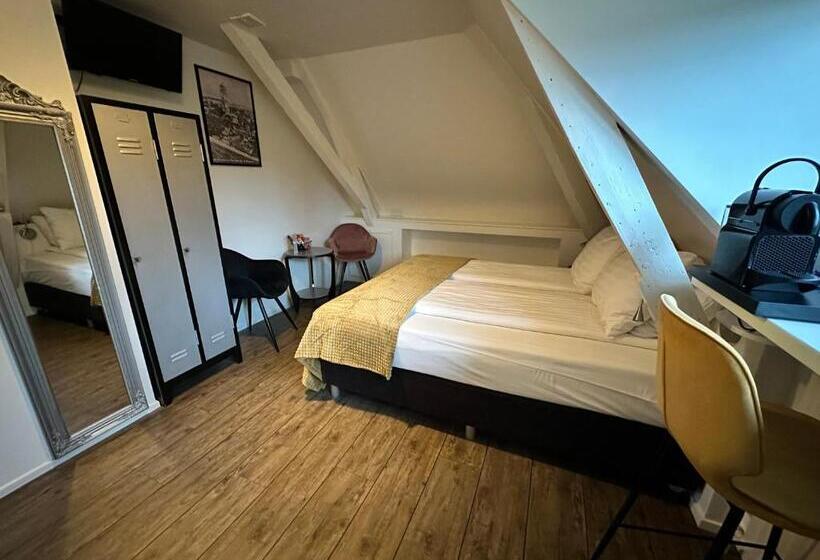 חדר דלוקס, Buren