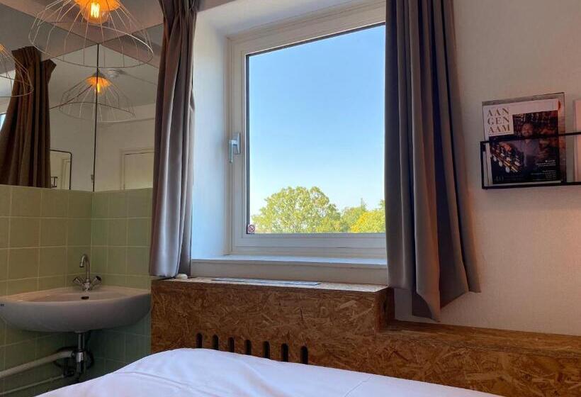 اتاق استاندارد یک نفره, Credible