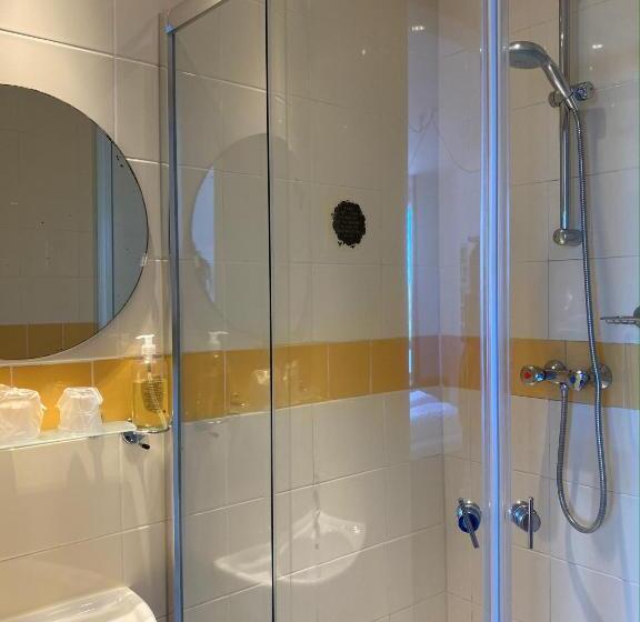 اتاق استاندارد, Credible