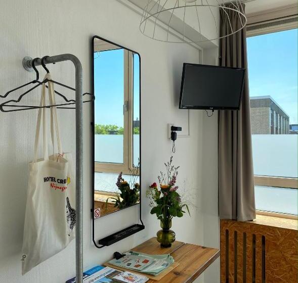 اتاق استاندارد, Credible