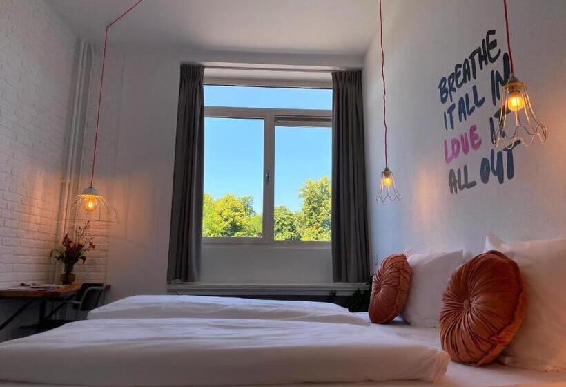 اتاق استاندارد, Credible