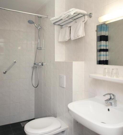 اتاق استاندارد, De Burg