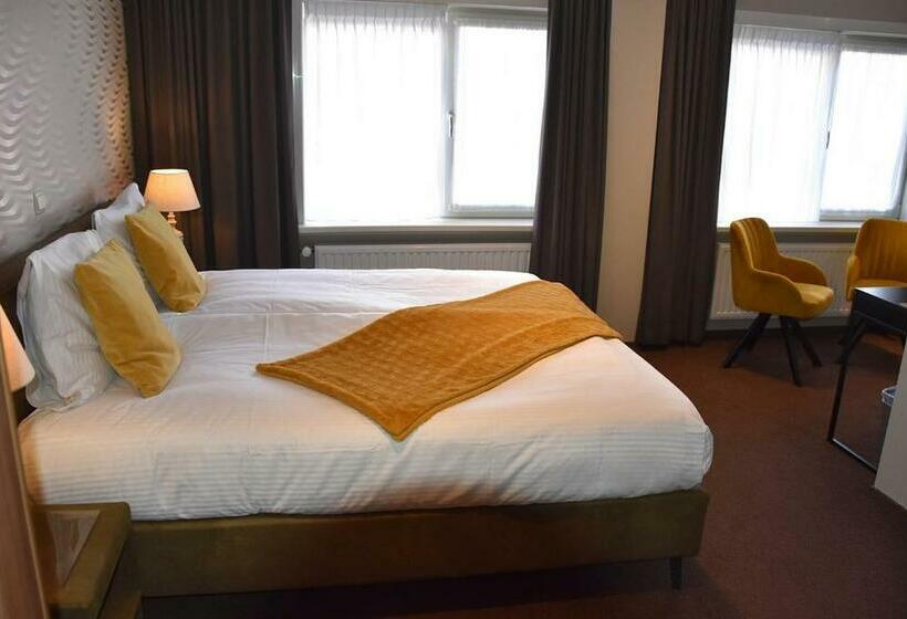 コンフォートルーム, De Eenhoorn