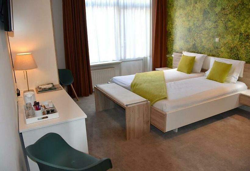 コンフォートルーム, De Eenhoorn