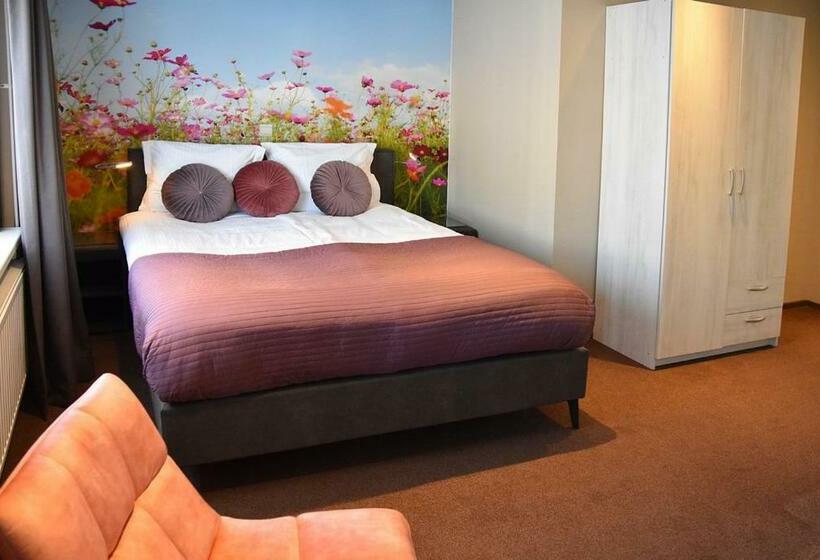 コンフォートルーム, De Eenhoorn