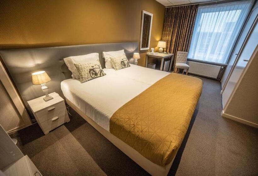 コンフォートルーム, De Eenhoorn