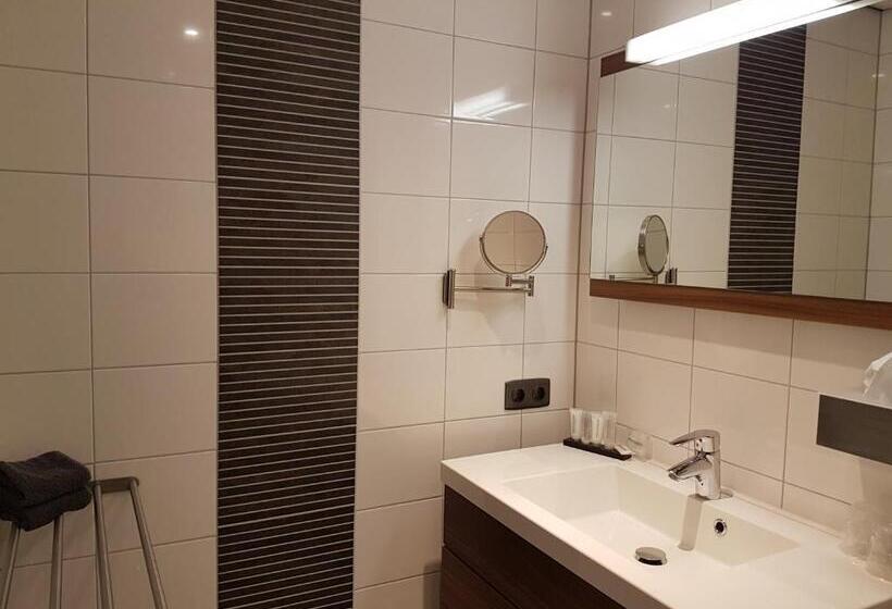 コンフォートルーム, De Eenhoorn