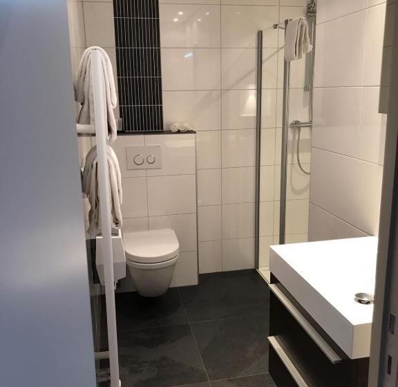 スタンダードルーム, De Eenhoorn