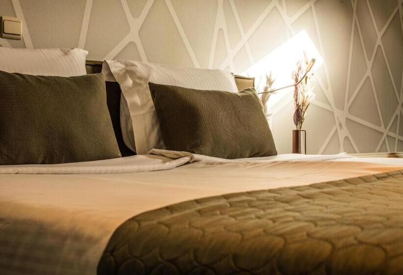 コンフォートルーム, De Eenhoorn