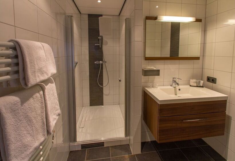 コンフォートルーム, De Eenhoorn