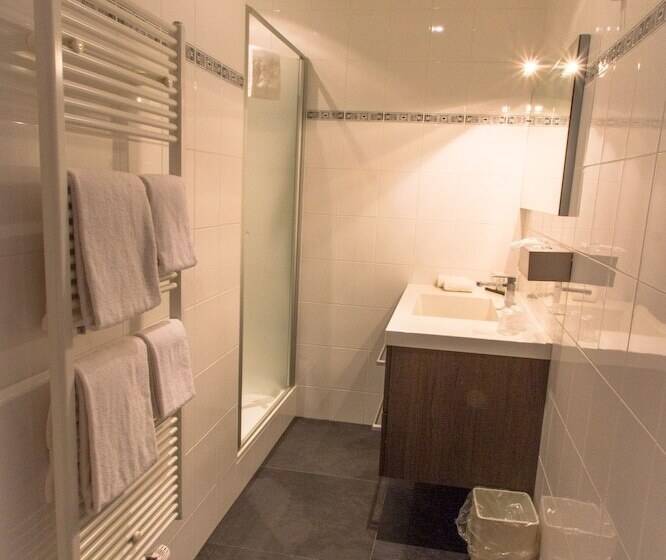 コンフォートルーム, De Eenhoorn