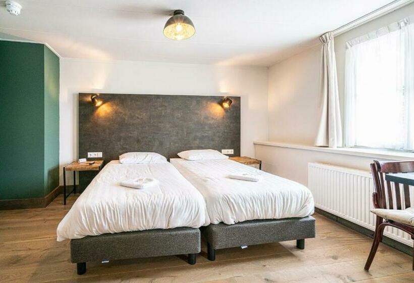 Quarto Estandar, & Eetk Fee De Vlik