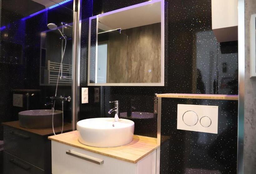 コンフォートルーム, Heeren Van Noortwyck