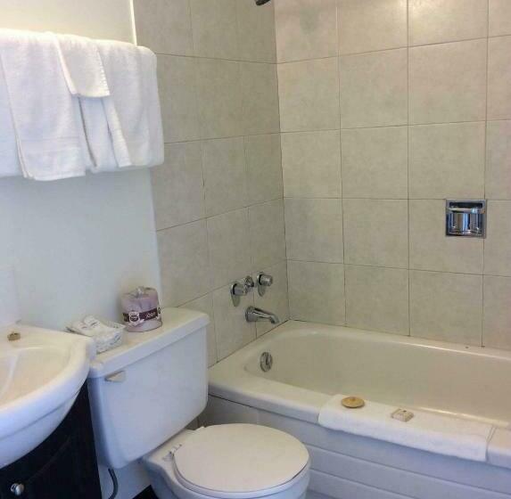标准间, Chalet Inn