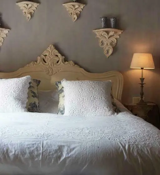 Basic-huone, Suitehotel Posthoorn