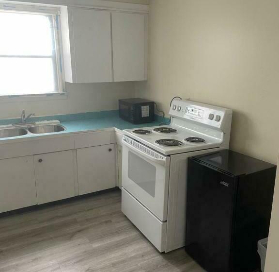 이코노미 룸, Uptown Motel