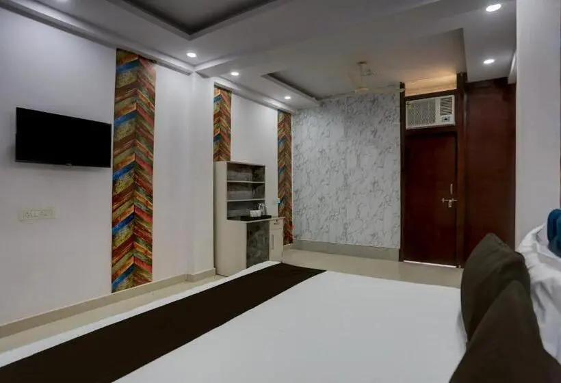 トリプルクラシックルーム, Oyo Flagship Hotel Om Shree