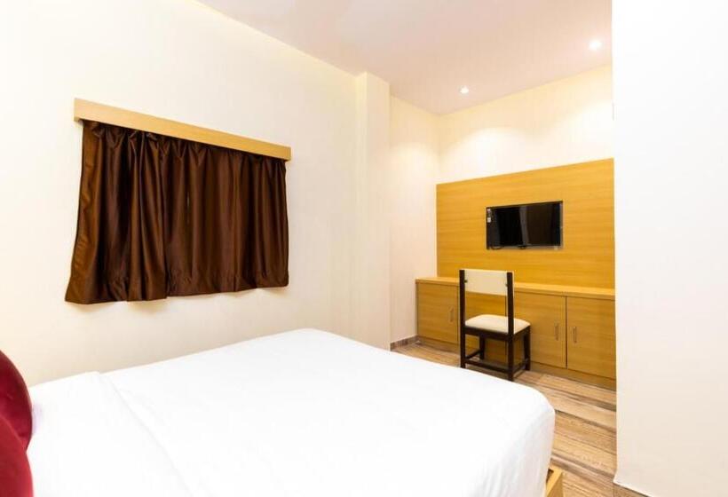 اتاق استاندارد با وان آب گرم, Fabexpress Green House