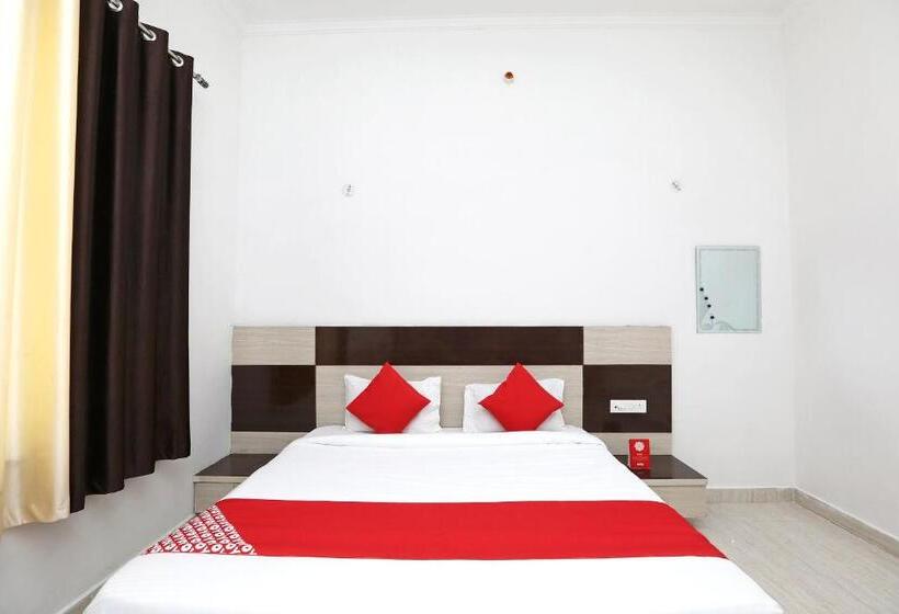 三人经典房间, Oyo Diamond Resort