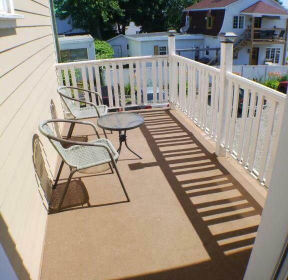 חדר סטנדרט עם מרפסת, Auberge Jeunesse à Loulou