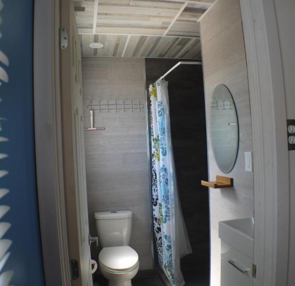 Бунгало Стандарт 3 Спальни, Auberge Jeunesse à Loulou