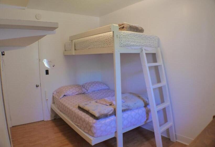 בונגלו סטנדרט עם 3 חדרי שינה, Auberge Jeunesse à Loulou