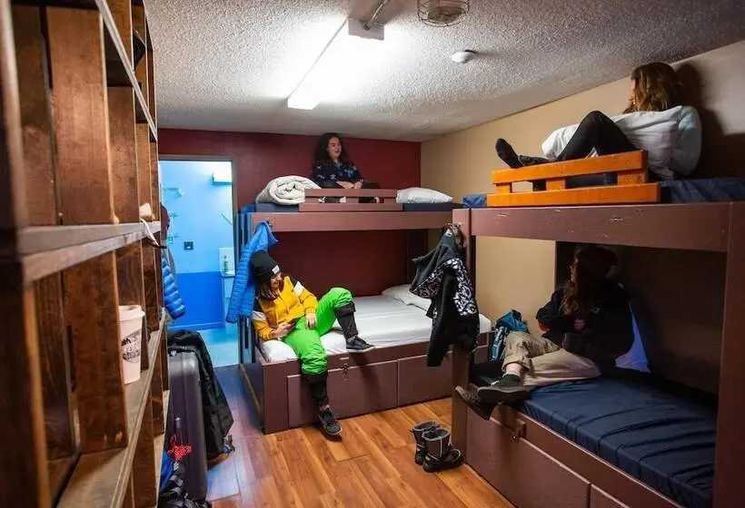 Perhehuone, The Raging Elk Adventure Lodging