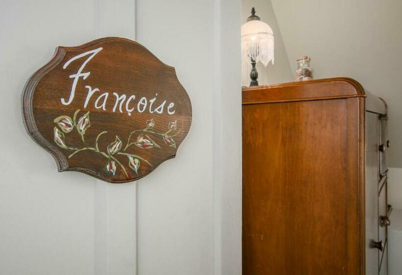 스탠다드 룸, Les Matins De Victoria