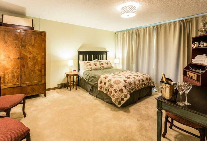 Номер Стандарт, Rustlers Lodge