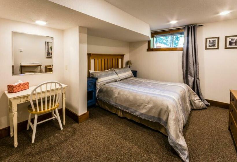 Номер Стандарт, Rustlers Lodge