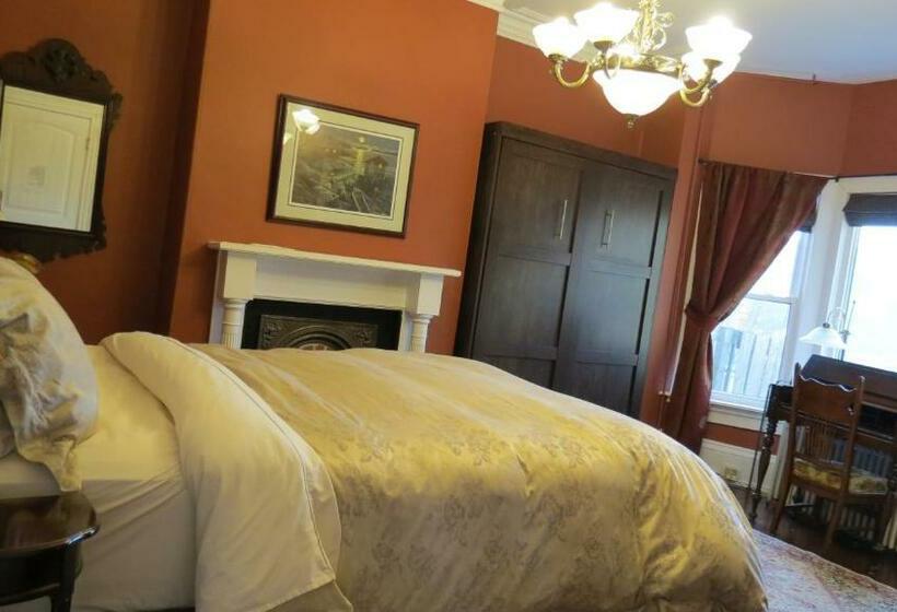 コンフォートトリプルルーム, The Roses Heritage Inn
