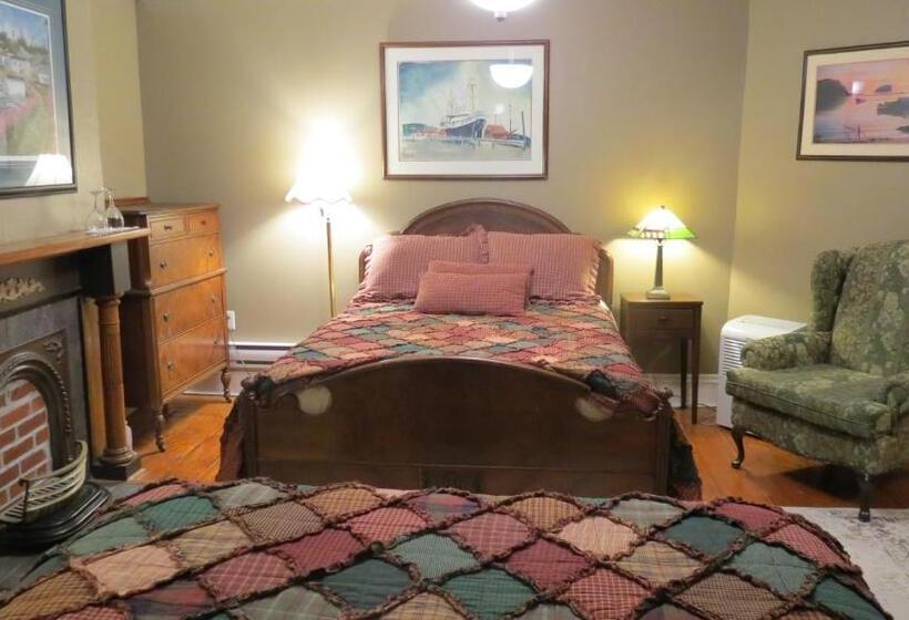 スタンダードトリプルルーム, The Roses Heritage Inn