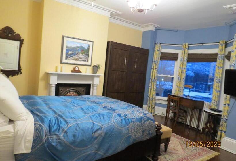 コンフォートトリプルルーム, The Roses Heritage Inn